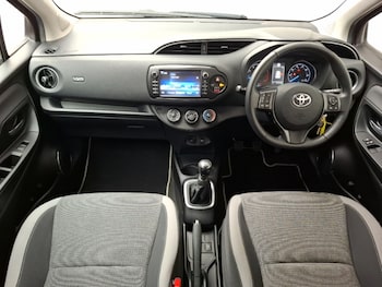 Used Toyota Yaris 2020 for sale - 76493496: Photo