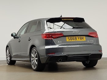 Used Audi A3 2018 for sale - 76556307: Photo