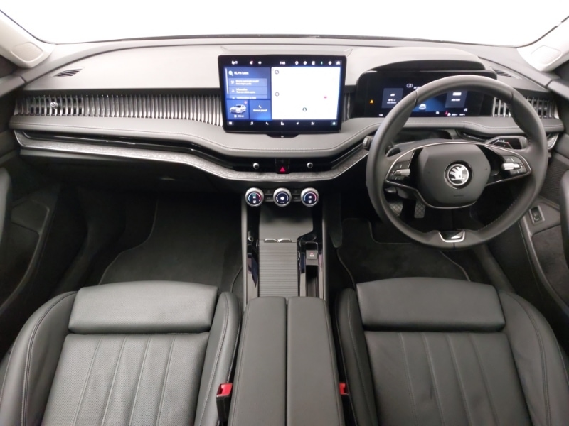 Used Skoda Superb 2024 for sale - 76932448: Photo 2