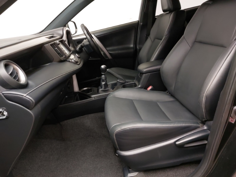 Used Toyota RAV4 2017 for sale - 78079875: Photo 5