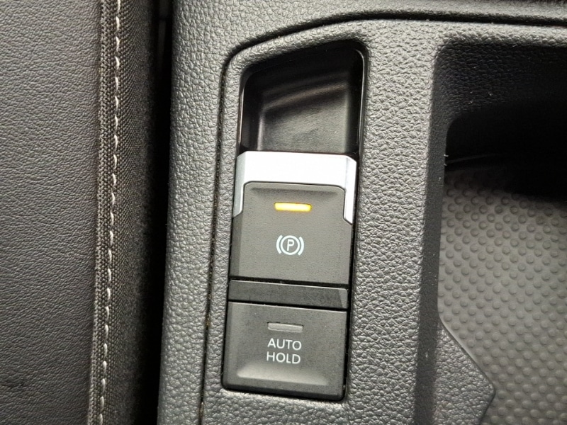 Used Volkswagen T-Roc 2023 for sale - 77352873: Photo 17