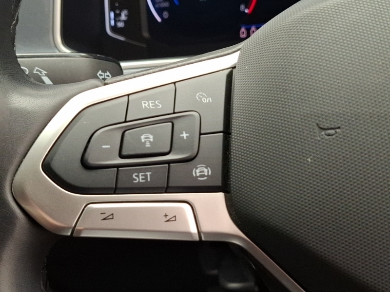 Used Volkswagen T-Roc 2023 for sale - 77352873: Photo 18