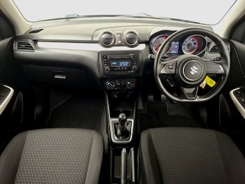 Used Suzuki Swift 2018 for sale - 76999994: Photo