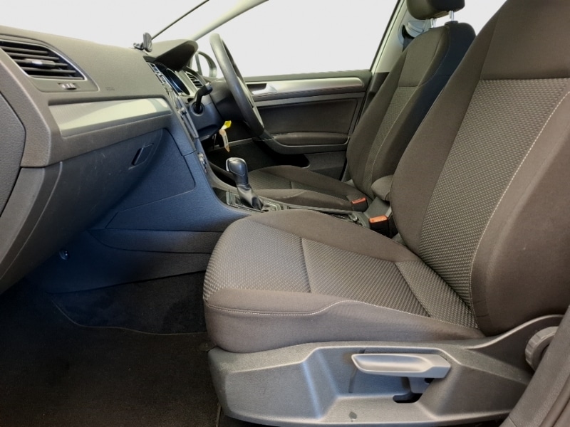 Used Volkswagen Golf 2018 for sale - 76639349: Photo 5