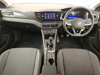 Used Volkswagen Polo 2024 for sale - 76052175: Photo 2