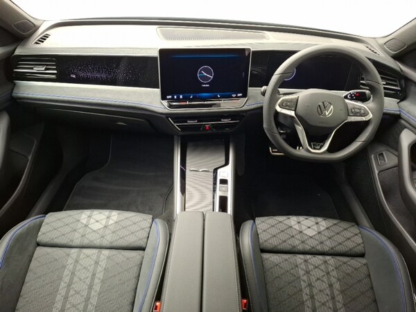 Used Volkswagen Passat 2025 for sale - 75680575: Photo 2