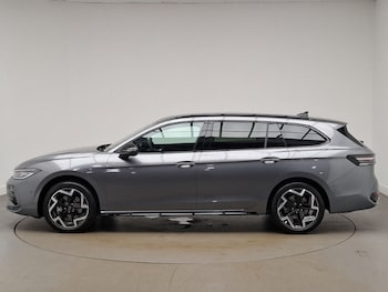 Used Volkswagen Passat 2025 for sale - 75680575: Photo