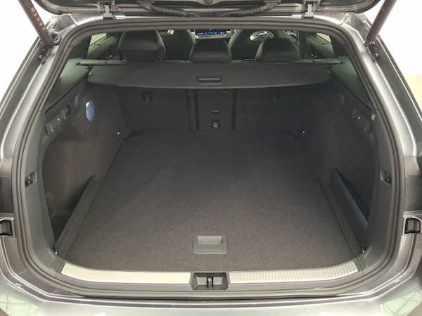 Used Volkswagen Passat 2025 for sale - 75680575: Photo 8