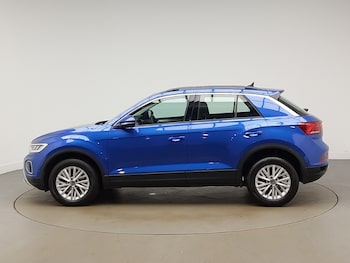 Used Volkswagen T-Roc 2023 for sale - 78642660: Photo