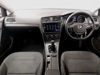 Used Volkswagen Golf 2019 for sale - 77605725: Photo