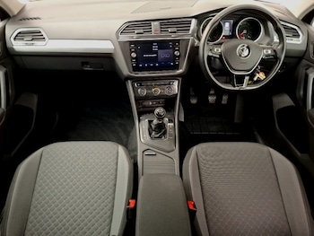 Used Volkswagen Tiguan 2017 for sale - 76199296: Photo 2