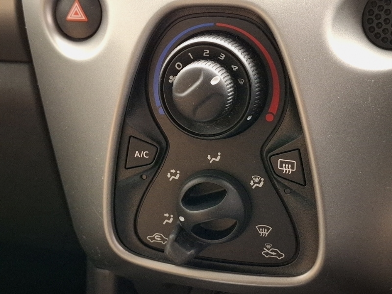 Used Toyota AYGO 2018 for sale - 76560633: Photo 16