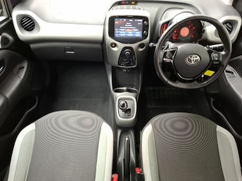 Used Toyota AYGO 2018 for sale - 76560633: Photo