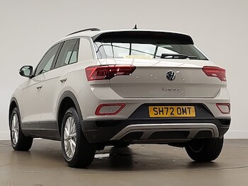 Used Volkswagen T-Roc 2023 for sale - 76475510: Photo