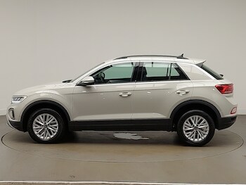 Used Volkswagen T-Roc 2023 for sale - 76475510: Photo