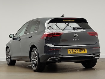 Used Volkswagen Golf 2023 for sale - 76822336: Photo