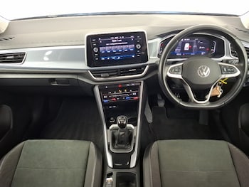 Used Volkswagen T-Roc 2023 for sale - 77634935: Photo