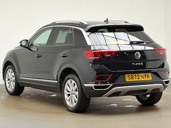 Used Volkswagen T-Roc 2023 for sale - 77634935: Photo