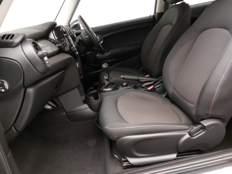 Used MINI Hatch 2018 for sale - 76736972: Photo 5