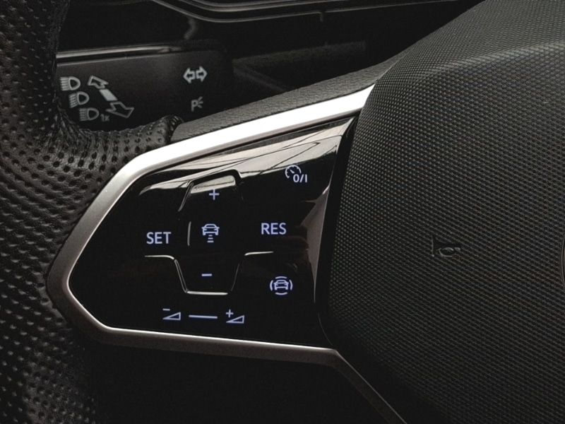 Used Volkswagen T-Roc 2023 for sale - 77999847: Photo 18