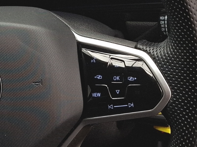 Used Volkswagen T-Roc 2023 for sale - 77999847: Photo 19