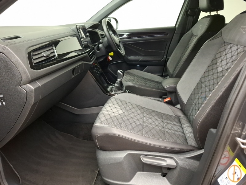 Used Volkswagen T-Roc 2023 for sale - 77999847: Photo 5