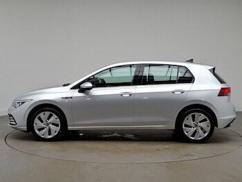 Used Volkswagen Golf 2024 for sale - 74303180: Photo