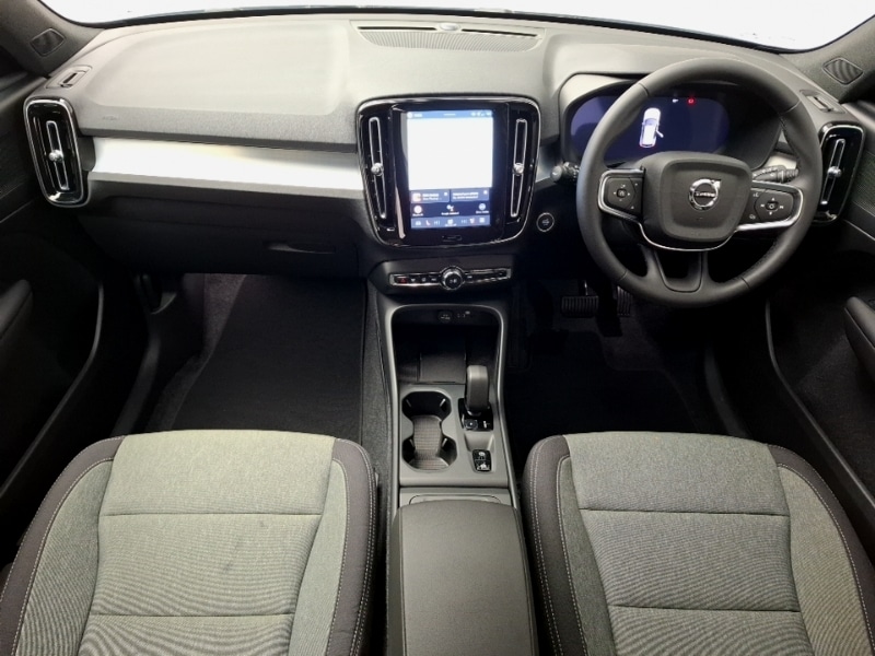 Used Volvo XC40 2025 for sale - 77596849: Photo 2