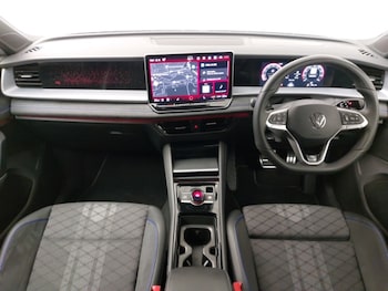 Used Volkswagen Touran 2025 for sale - 76556304: Photo