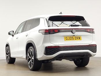 Used Volkswagen Touran 2025 for sale - 76556304: Photo