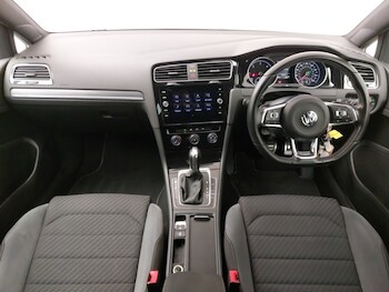 Used Volkswagen Golf 2019 for sale - 78005941: Photo