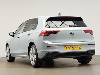 Used Volkswagen Golf 2024 for sale - 76613889: Photo