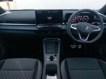 Used Volkswagen T-Roc 2026 for sale - 79298876: Photo