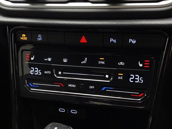 Used Volkswagen T-Roc 2024 for sale - 74514459: Photo 16