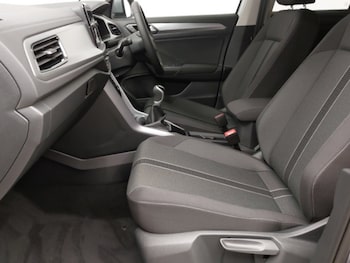 Used Volkswagen T-Roc 2025 for sale - 76925172: Photo