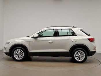 Used Volkswagen T-Roc 2023 for sale - 76129746: Photo 4