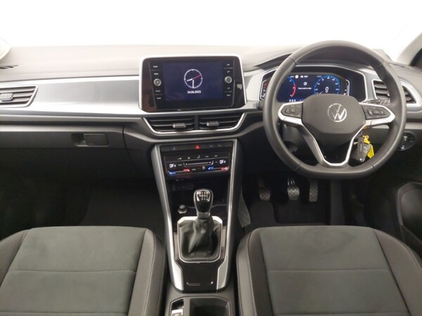 Used Volkswagen T-Roc 2023 for sale - 76116459: Photo 2