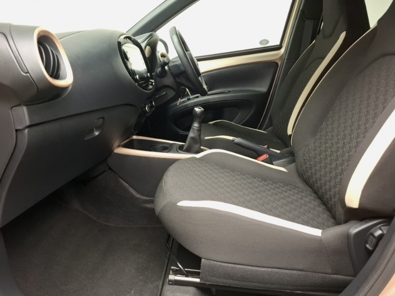 Used Toyota Aygo X 2022 for sale - 76842695: Photo 5