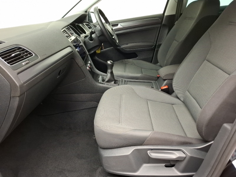 Used Volkswagen Golf 2019 for sale - 77183432: Photo 5