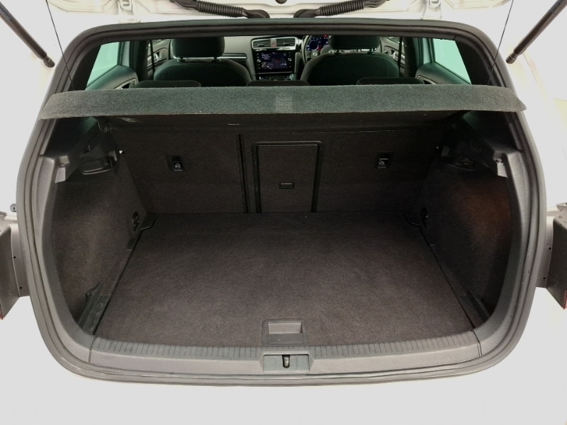 Used Volkswagen Golf 2018 for sale - 77644919: Photo 8