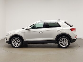 Used Volkswagen T-Roc 2023 for sale - 78642667: Photo