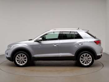 Used Volkswagen T-Roc 2024 for sale - 74914140: Photo