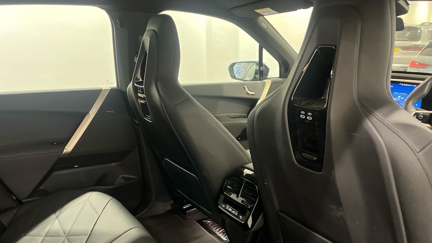 Used BMW iX 2022 for sale - 76802198: Photo 12