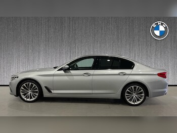 Used BMW 5 Series 2017 for sale - 77892525: Photo