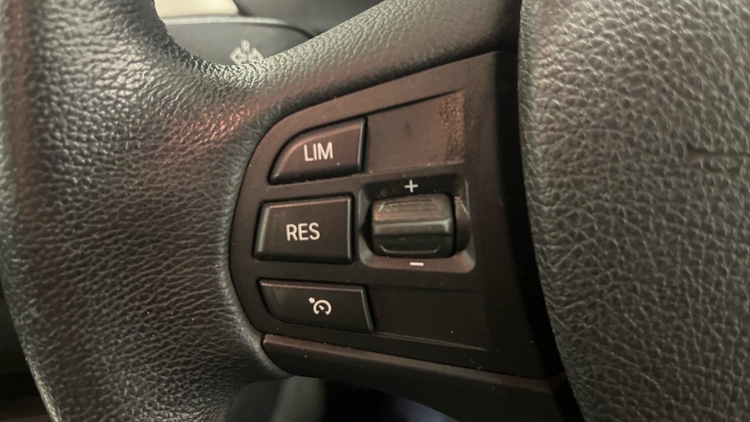 Used BMW 3 Series 2018 for sale - 77029190: Photo 17