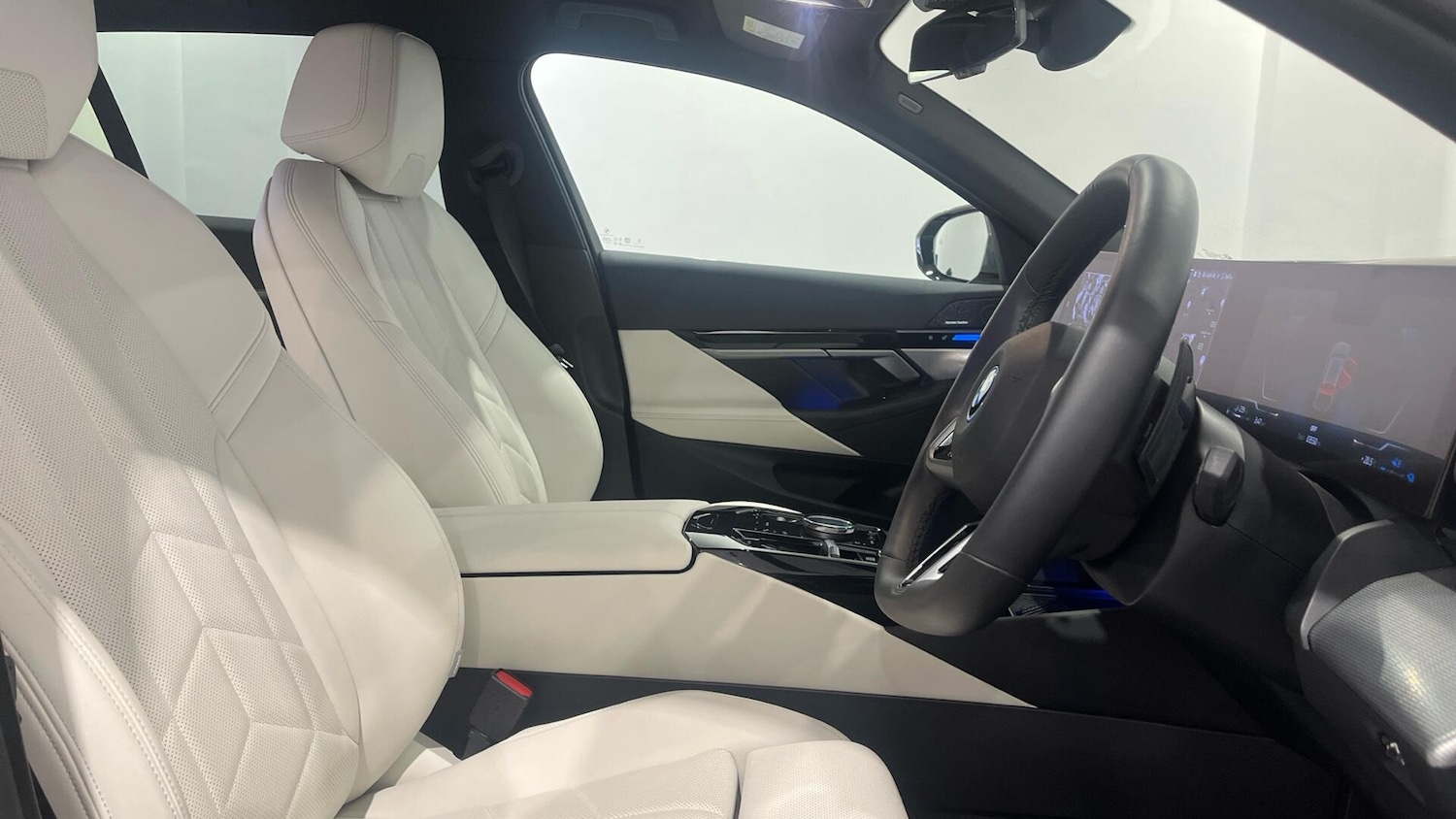 Used BMW 5 Series 2025 for sale - 76760206: Photo 11