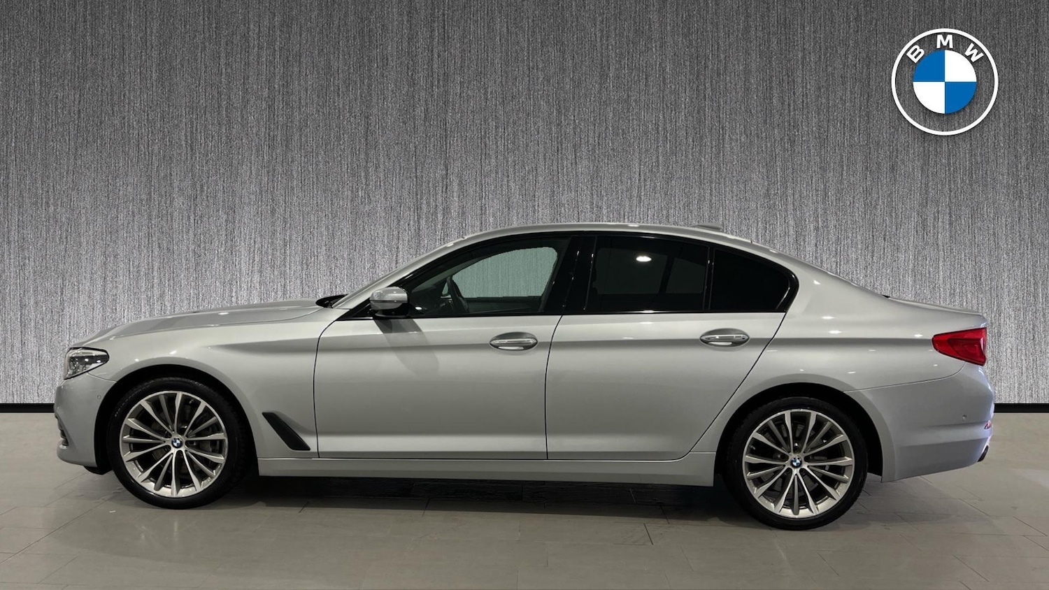 Used BMW 5 Series 2017 for sale - 77573842: Photo 3