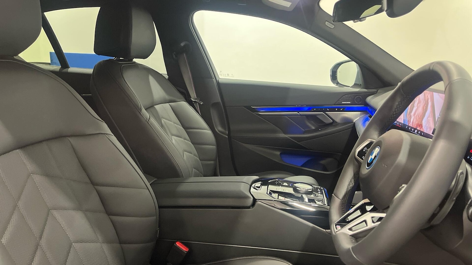 Used BMW 5 Series 2025 for sale - 78020380: Photo 11