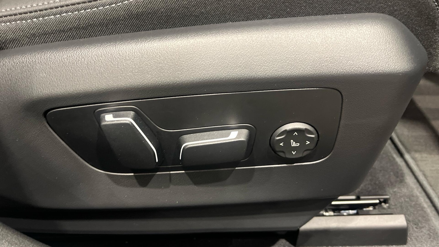 Used BMW 5 Series 2025 for sale - 78020380: Photo 21