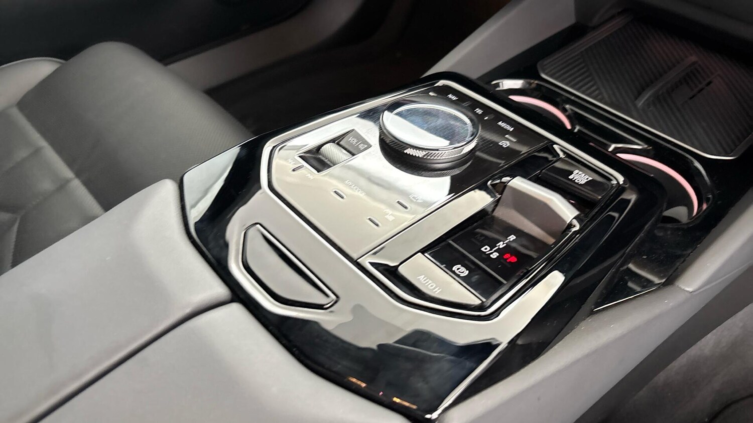 Used BMW 5 Series 2025 for sale - 76760324: Photo 10